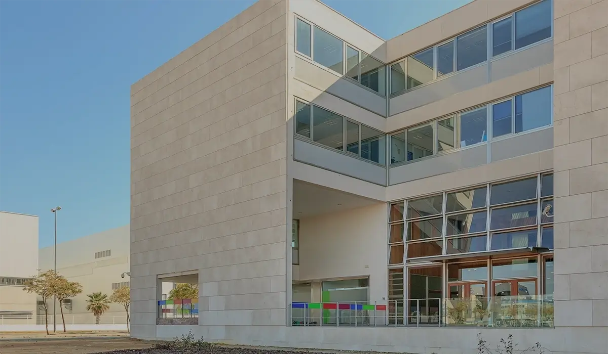 Fachada exterior de la Escuela Infantil Bilingüe Aeropolis